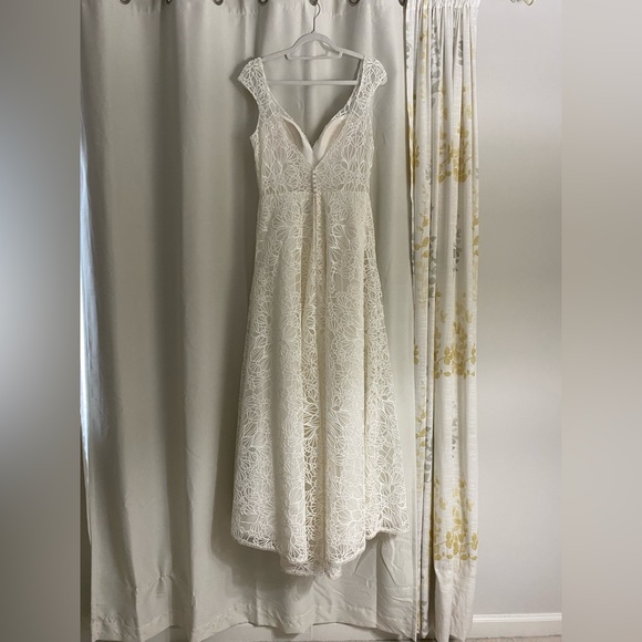 BHLDN/Whispers and Echoes/Anthropologie Rockland Gown with Shortened Train - Picture 9 of 13
